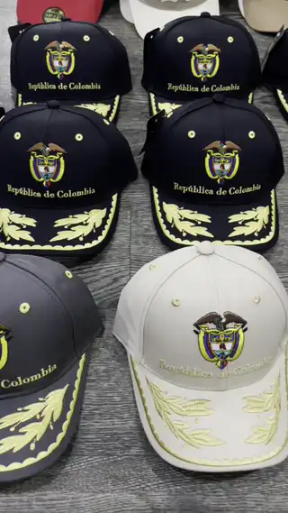 ✨ Más que una gorra, un símbolo de orgullo ✨