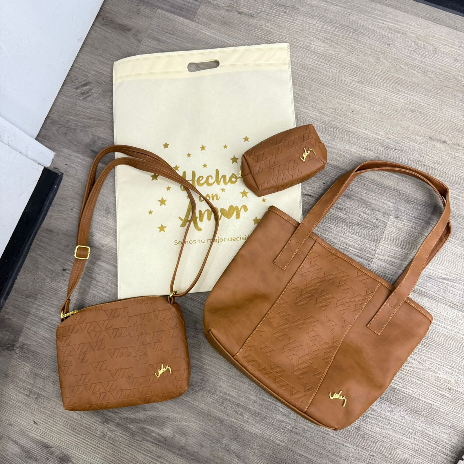 ✨ Más que bolsos, confianza que se nota ✨